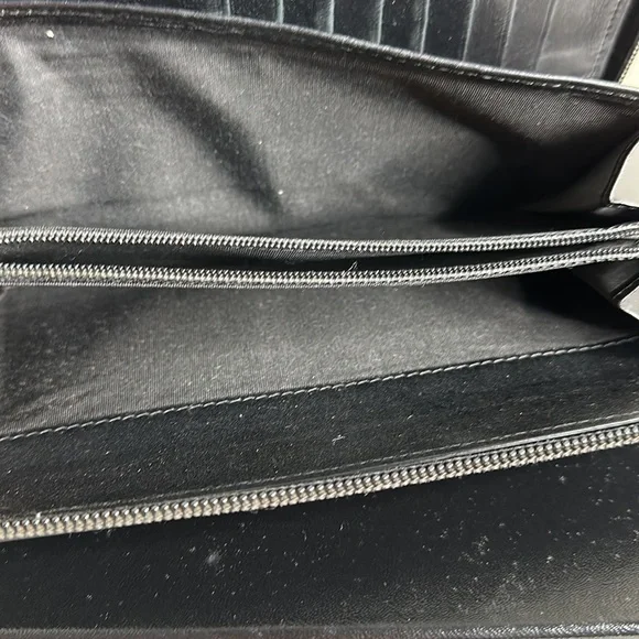 Chanel caviar long zip wallet - Picture 8 of 13